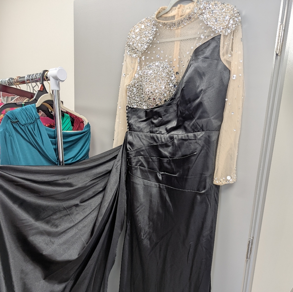 New Custom Elegant Black and Silver Sequin Prom Dress